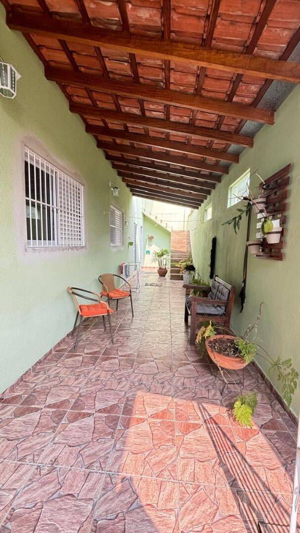 Casa com 4 dormitórios à venda, 170 m² por R$ 645.000 - Villa Branca - Jacareí/SP