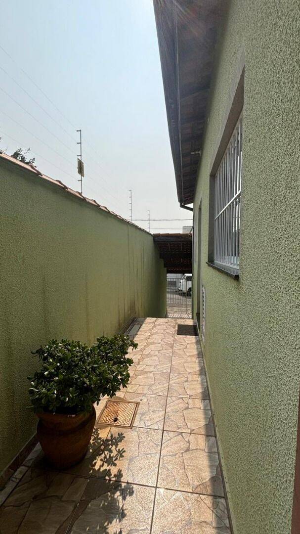 Casa com 4 dormitórios à venda, 170 m² por R$ 645.000 - Villa Branca - Jacareí/SP