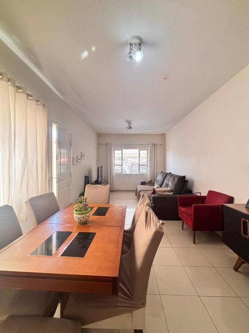 Sobrado com 3 dormitórios à venda, 130 m² por R$ 690.000 - Jardim das Indústrias - São José dos Campos/SP