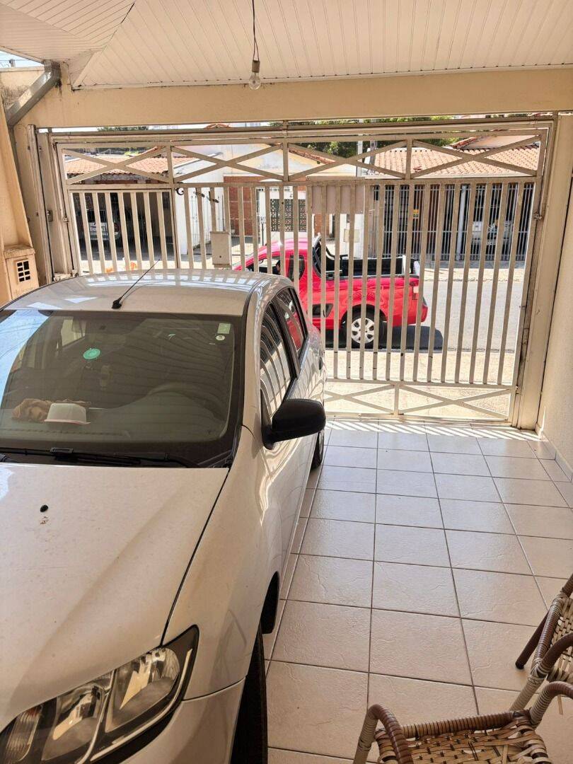 Sobrado com 3 dormitórios à venda, 130 m² por R$ 690.000 - Jardim das Indústrias - São José dos Campos/SP