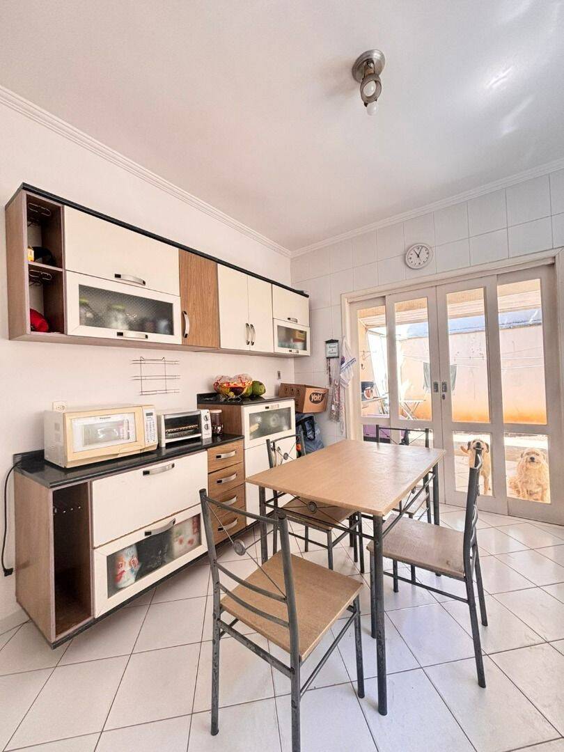 Sobrado com 3 dormitórios à venda, 130 m² por R$ 690.000 - Jardim das Indústrias - São José dos Campos/SP