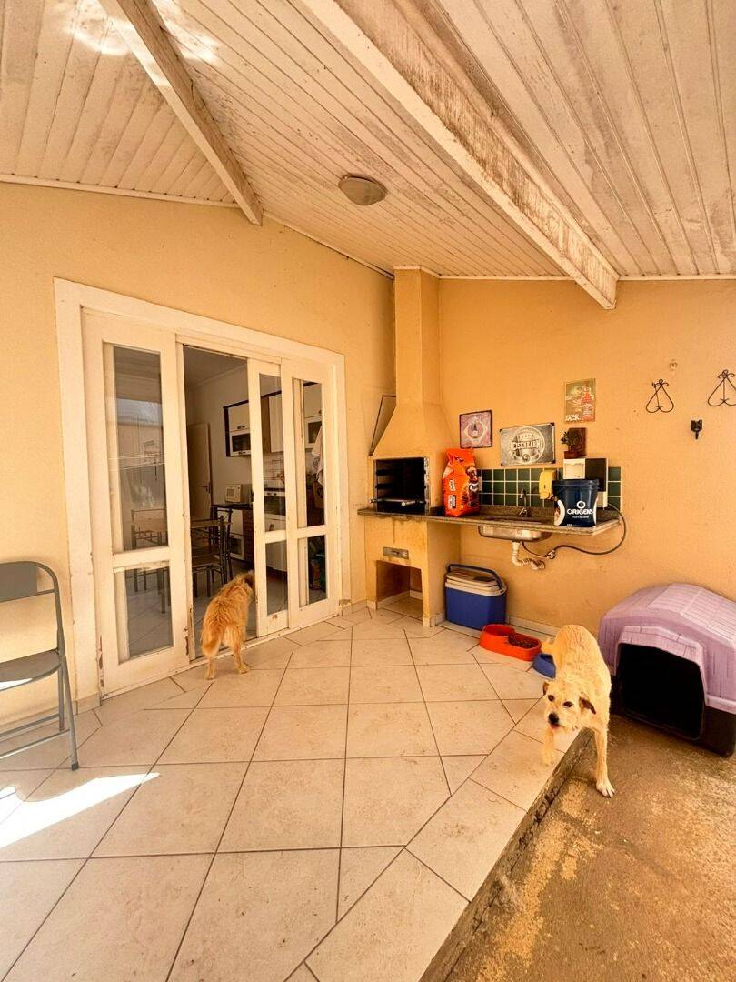 Sobrado com 3 dormitórios à venda, 130 m² por R$ 690.000 - Jardim das Indústrias - São José dos Campos/SP