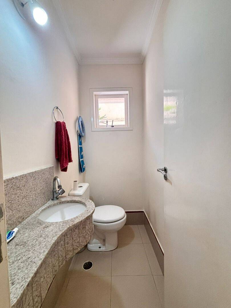 Sobrado com 3 dormitórios à venda, 130 m² por R$ 690.000 - Jardim das Indústrias - São José dos Campos/SP