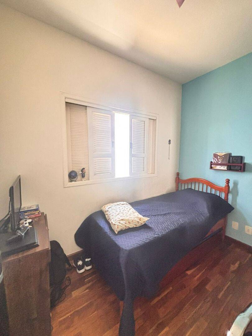 Sobrado com 3 dormitórios à venda, 130 m² por R$ 690.000 - Jardim das Indústrias - São José dos Campos/SP