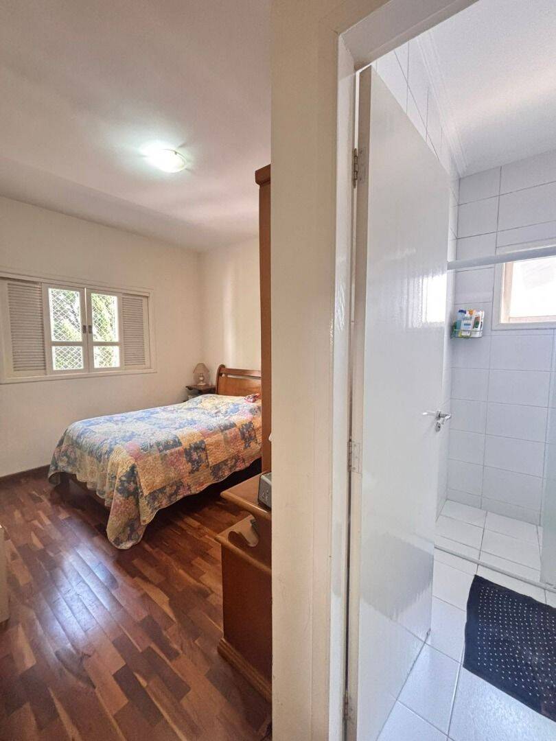 Sobrado com 3 dormitórios à venda, 130 m² por R$ 690.000 - Jardim das Indústrias - São José dos Campos/SP