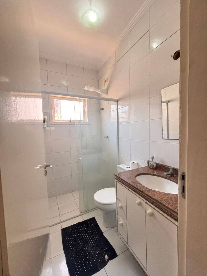 Sobrado com 3 dormitórios à venda, 130 m² por R$ 690.000 - Jardim das Indústrias - São José dos Campos/SP