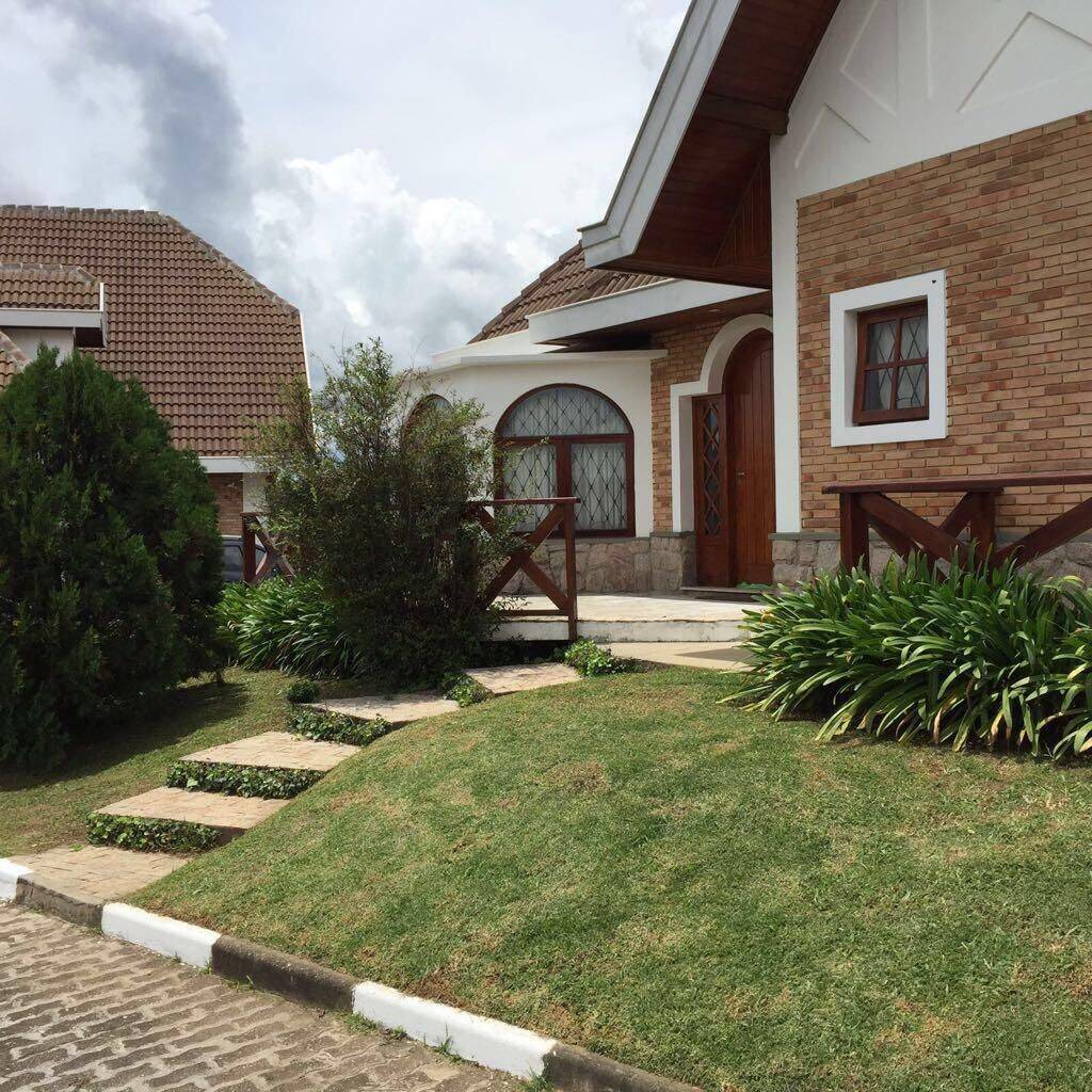 Sobrado com 5 dormitórios à venda, 297 m² por R$ 2.200.000,00 - Atalaia - Campos do Jordão/SP