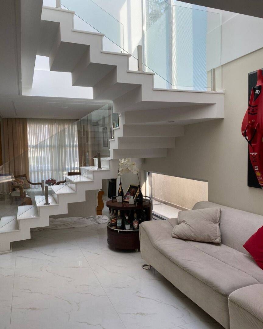 Casa à Venda no Condomínio Altos da Serra I – Urbanova, São José dos Campos