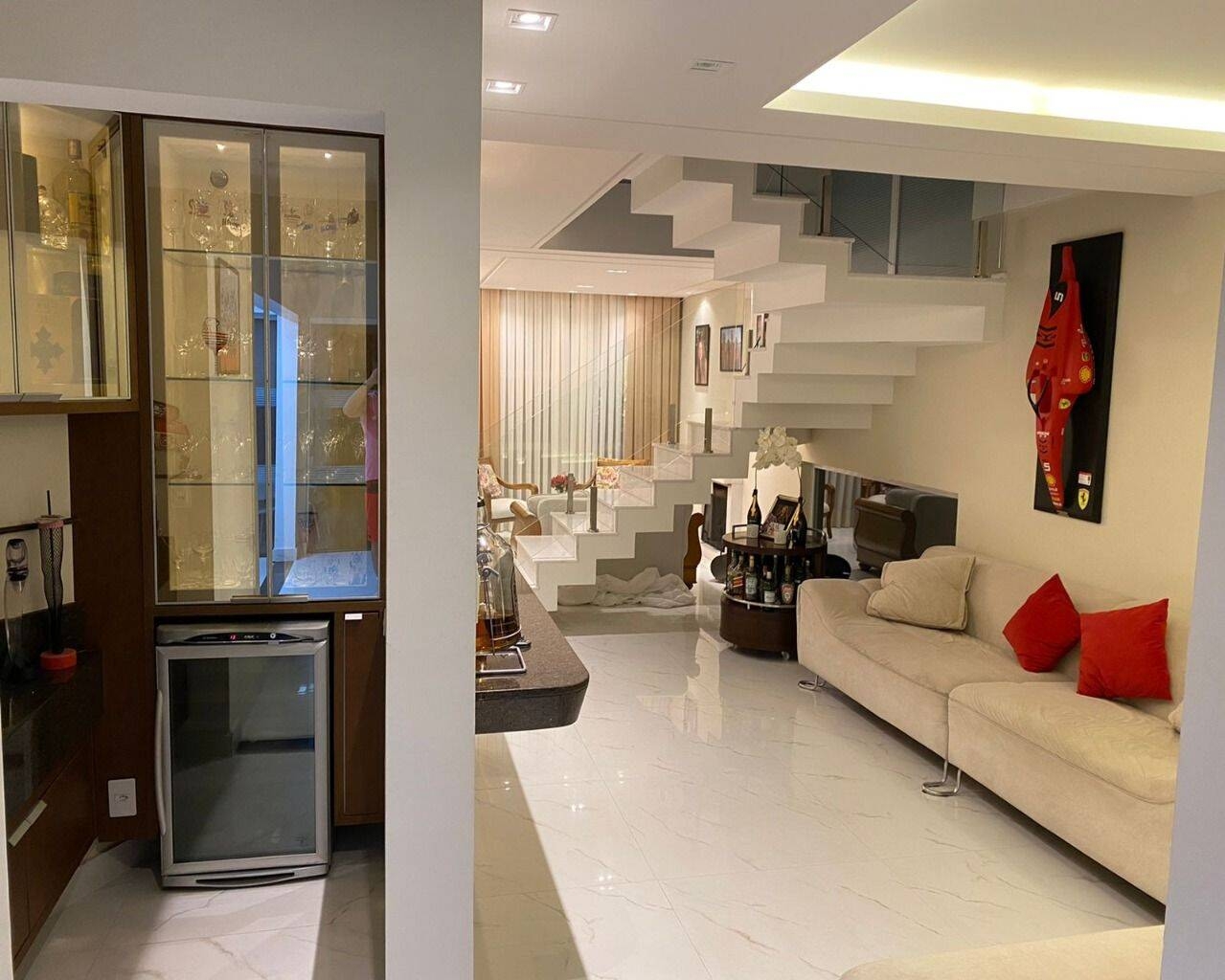 Casa à Venda no Condomínio Altos da Serra I – Urbanova, São José dos Campos