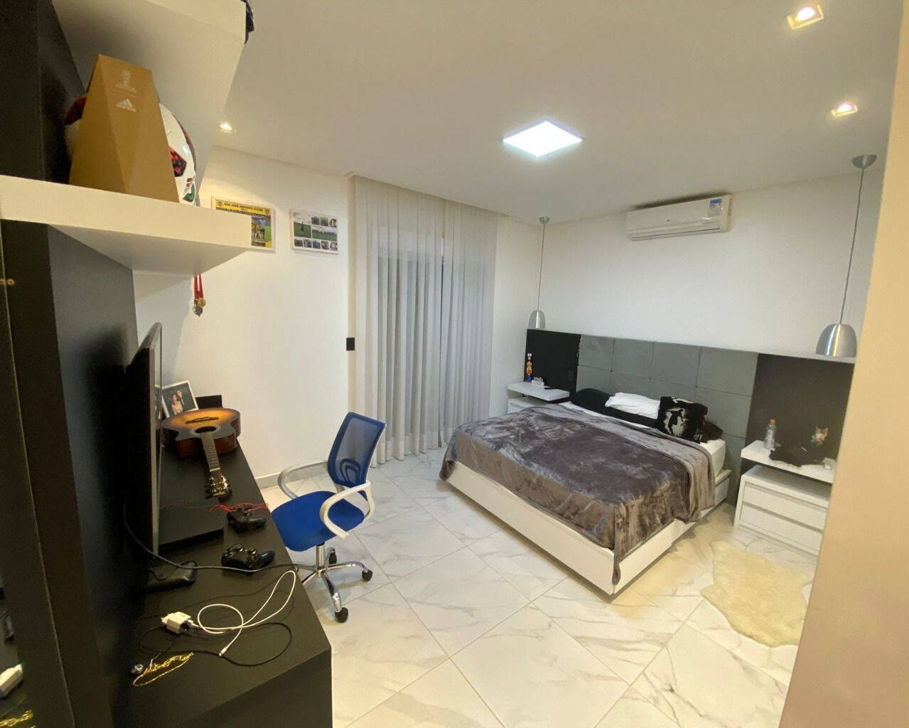 Casa à Venda no Condomínio Altos da Serra I – Urbanova, São José dos Campos