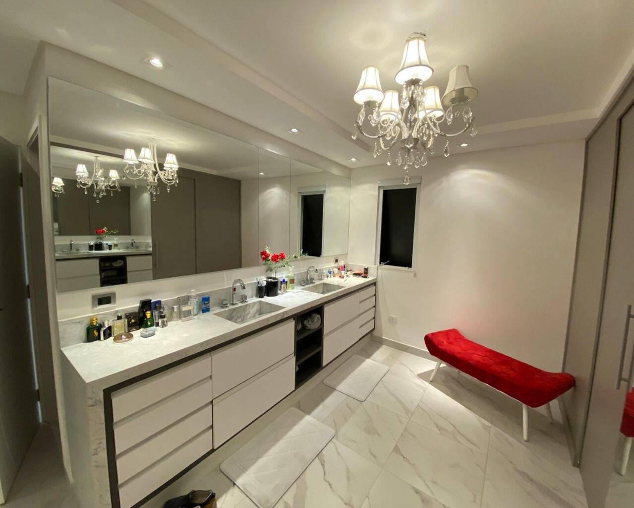 Casa à Venda no Condomínio Altos da Serra I – Urbanova, São José dos Campos