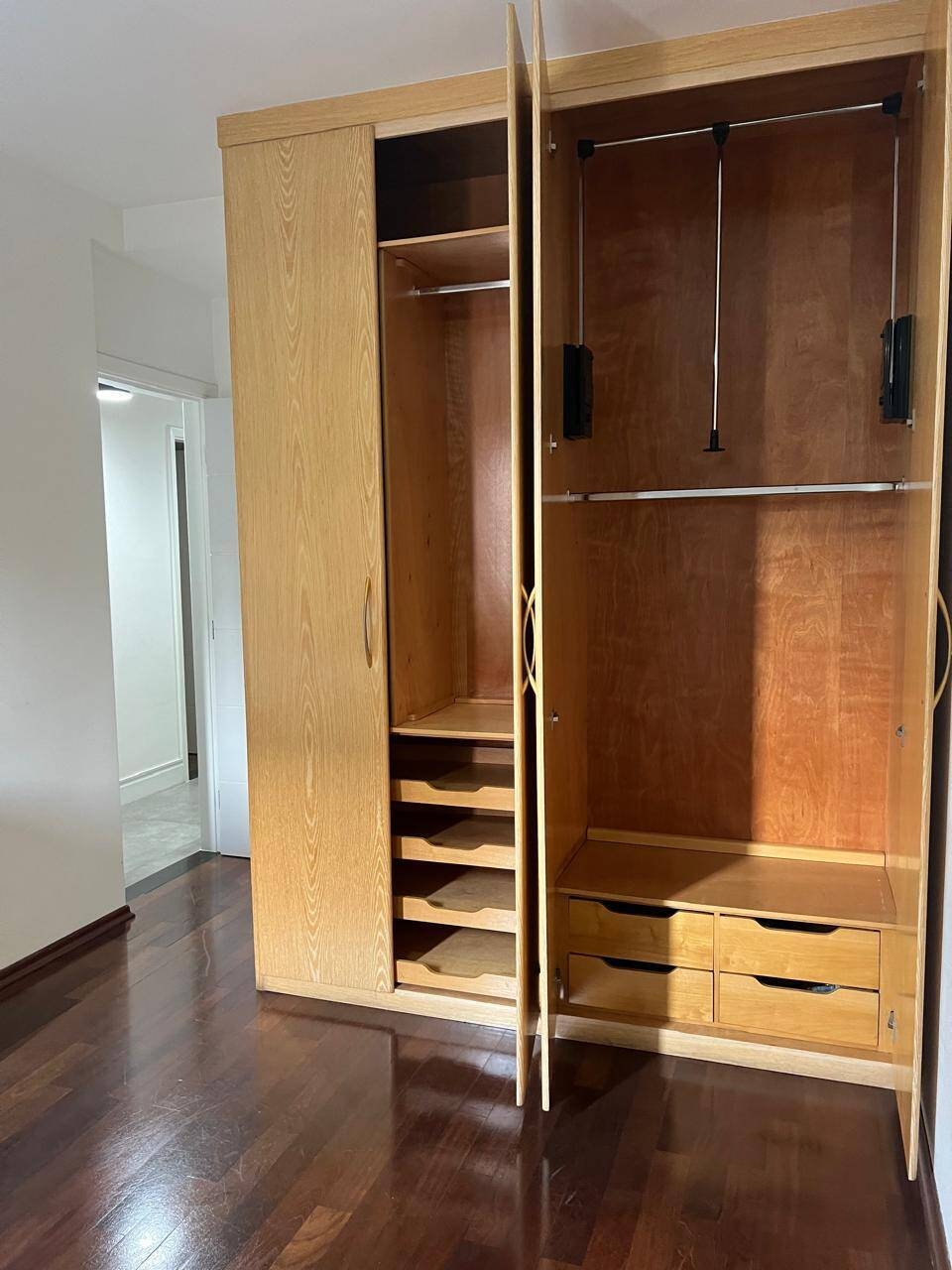 Apartamento 3 Dormitorios 129m²  à Venda – Edifício Manhattan Vila Adyana
