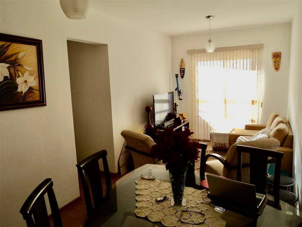 Apartamento de 2 Dormitórios à Venda no Edifício Residencial Giom