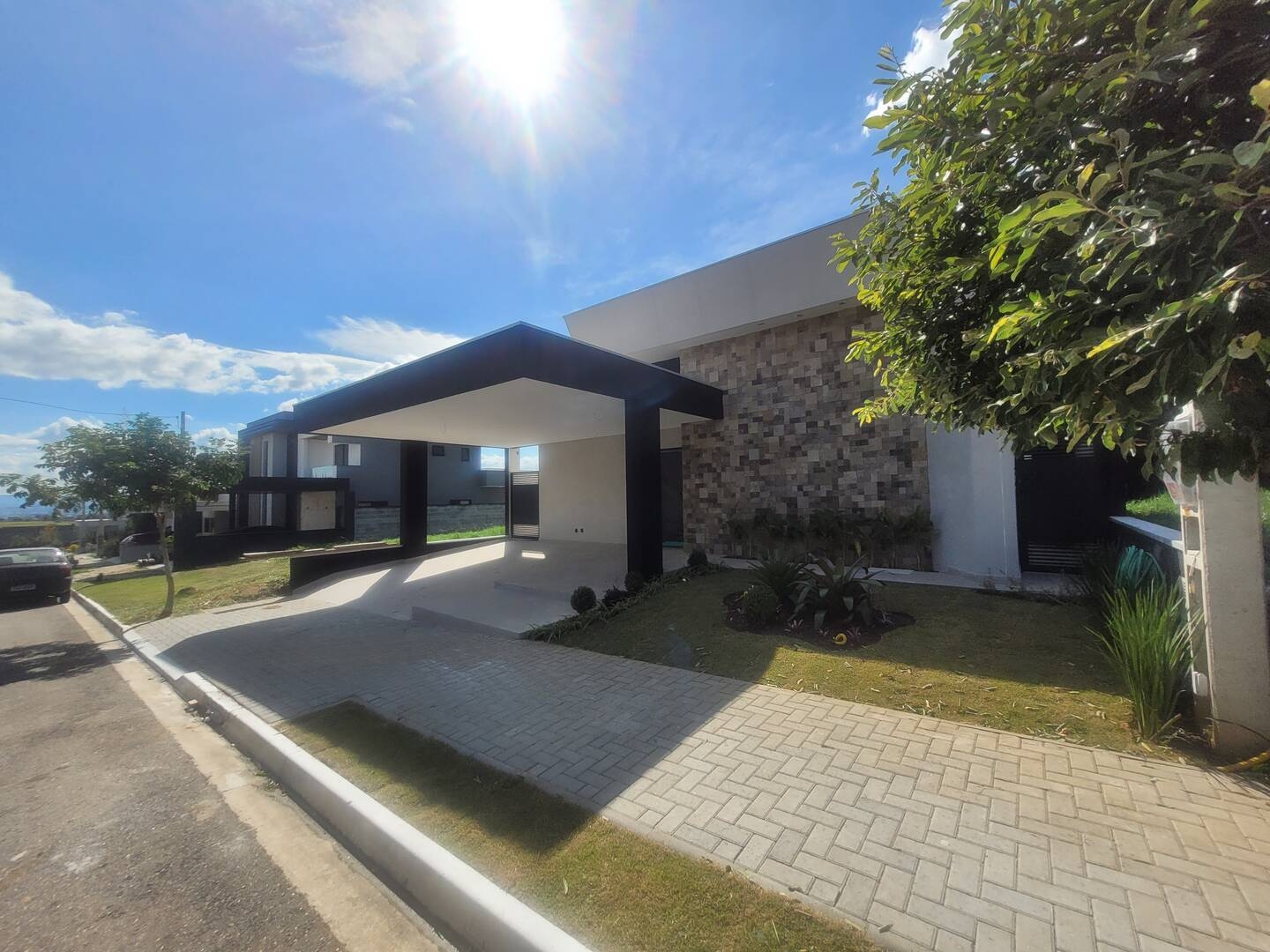 Casa Nova à Venda no Condomínio Reserva Aruãna, São José dos Campos