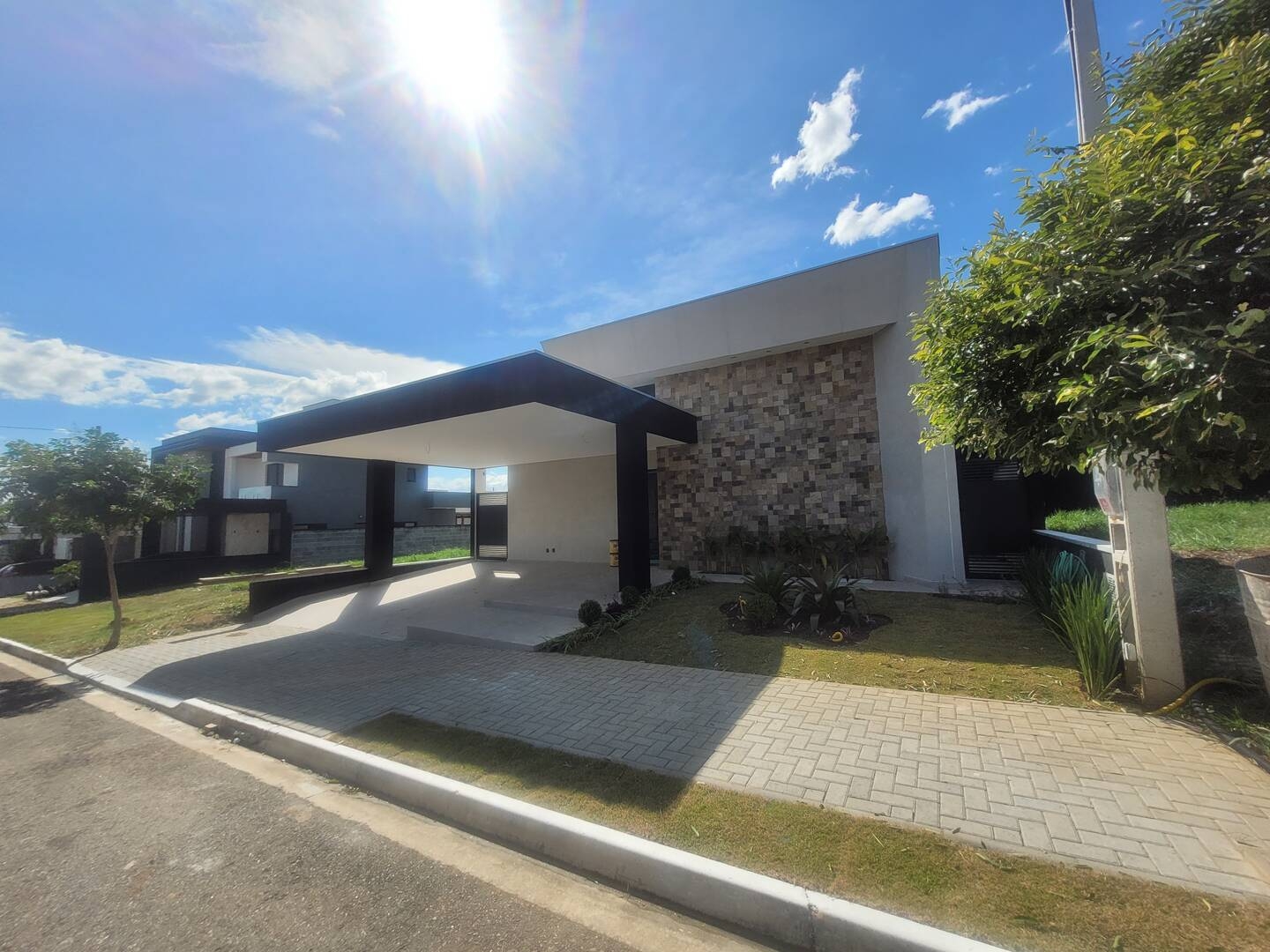 Casa Nova à Venda no Condomínio Reserva Aruãna, São José dos Campos