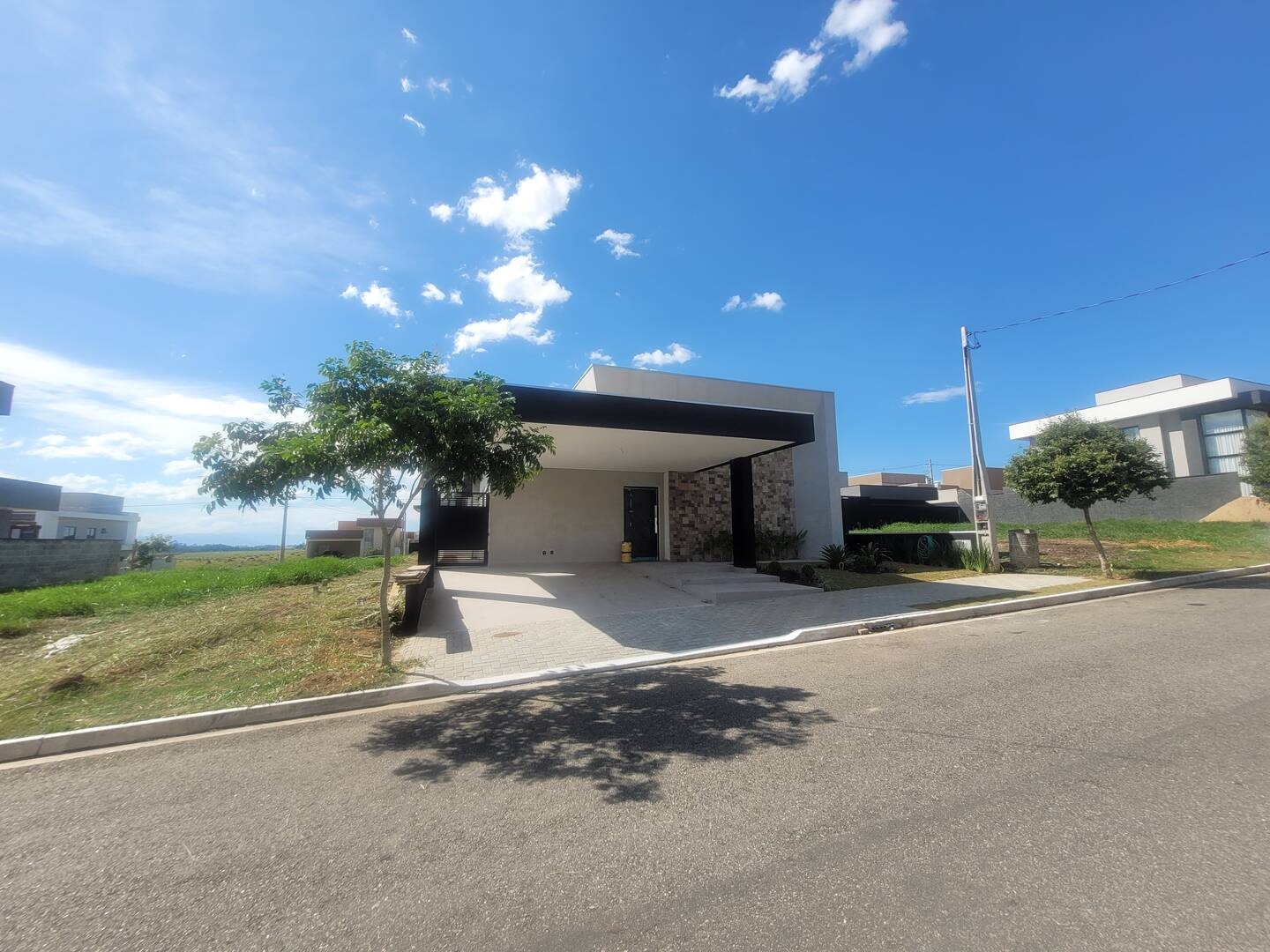 Casa Nova à Venda no Condomínio Reserva Aruãna, São José dos Campos