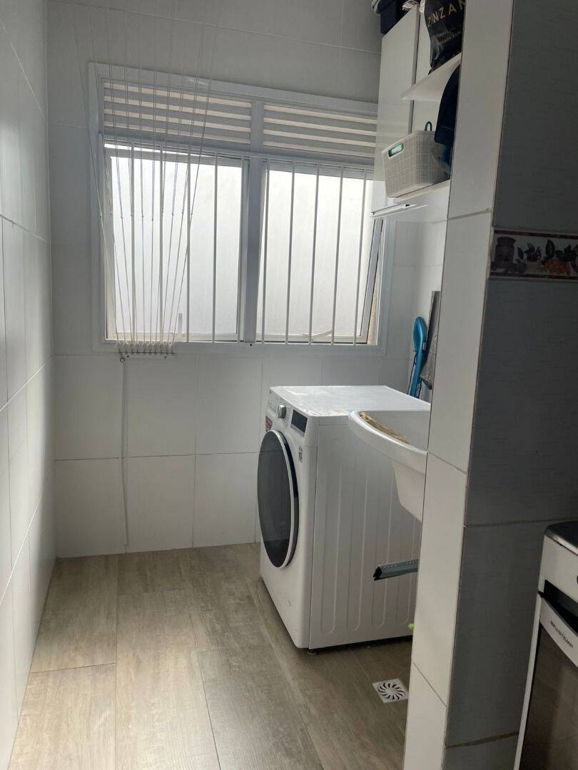 Apartamento á Venda com 2 Dormitórios e Suíte - Jardim das Indústrias