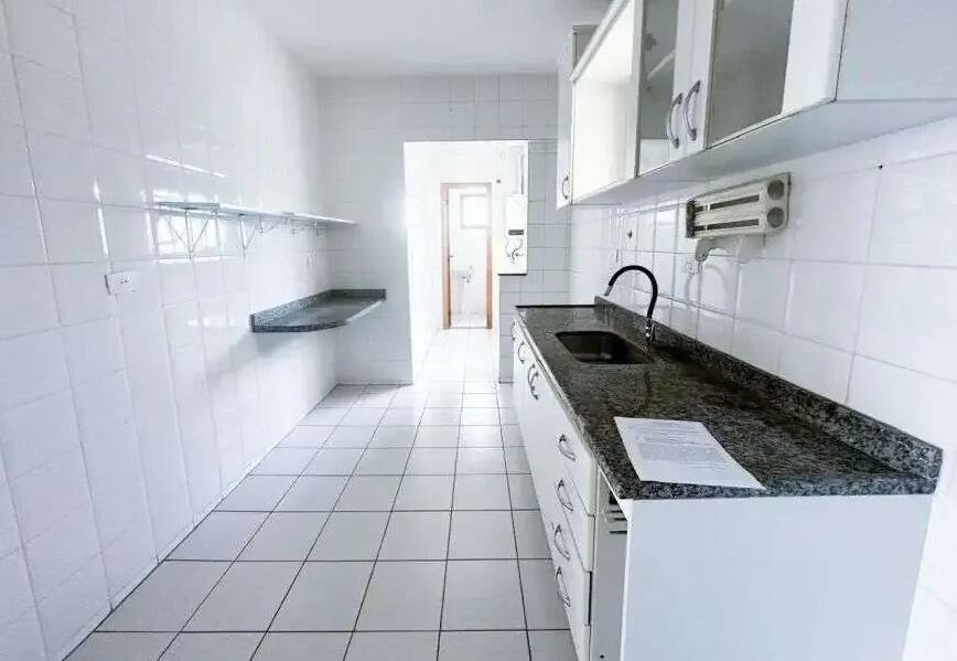 Apartamento de 3 Dormitórios à Venda no Bairro Vila Adyana