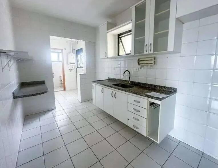 Apartamento de 3 Dormitórios à Venda no Bairro Vila Adyana