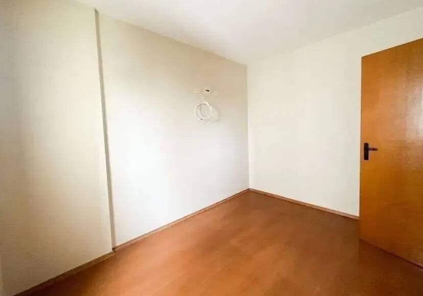 Apartamento de 3 Dormitórios à Venda no Bairro Vila Adyana