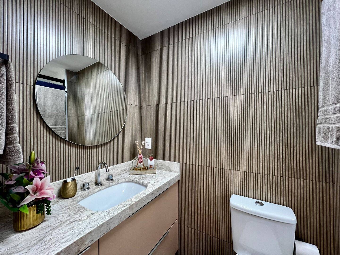 Apartamento à Venda de 3 Dormitórios Suítes Vila Adyana São José dos Campos