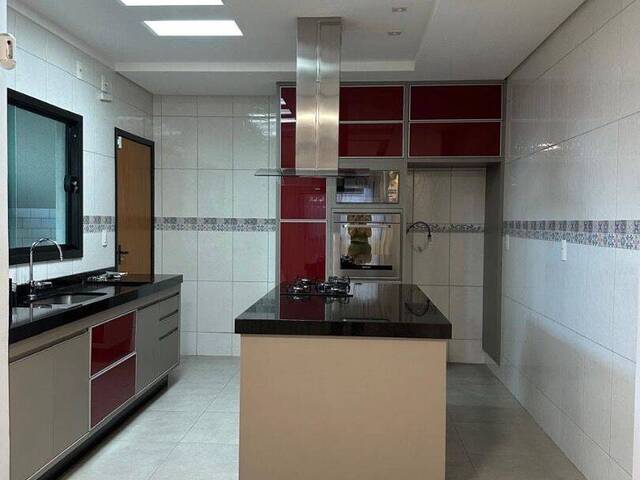 Sobrado para Venda em São José dos Campos - 4