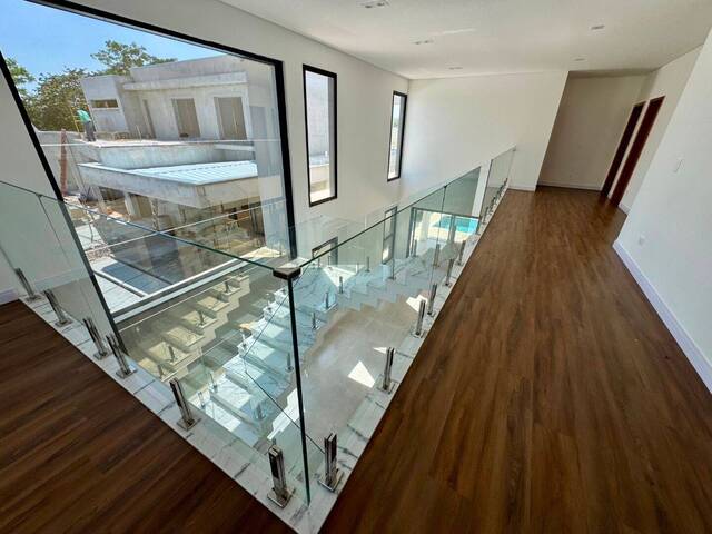 Sobrado para Venda em São José dos Campos - 4