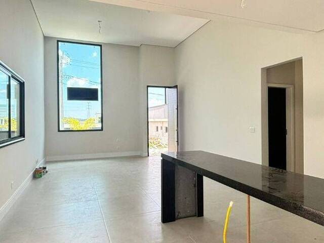 Casa para Venda em São José dos Campos - 4