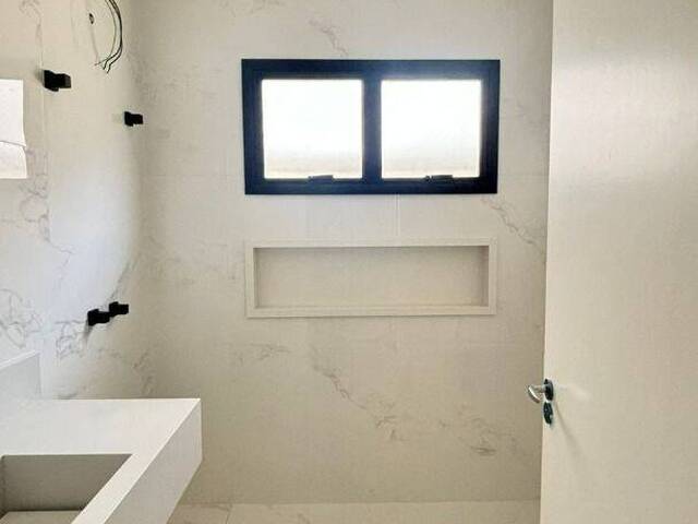 Casa para Venda em São José dos Campos - 5