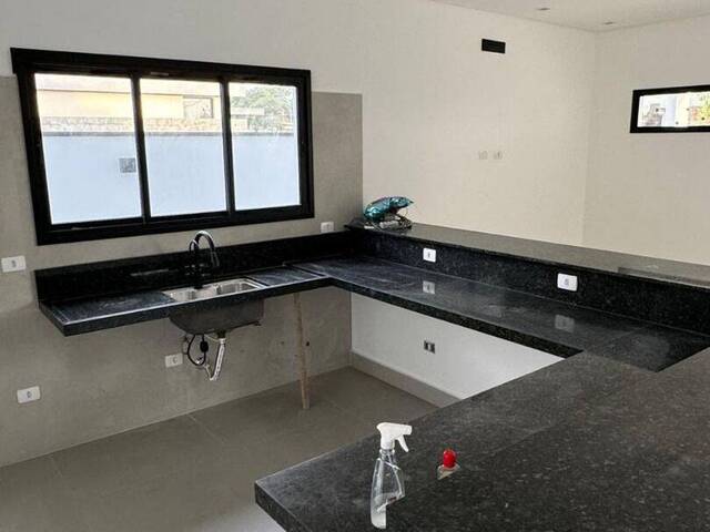 Sobrado para Venda em São José dos Campos - 5