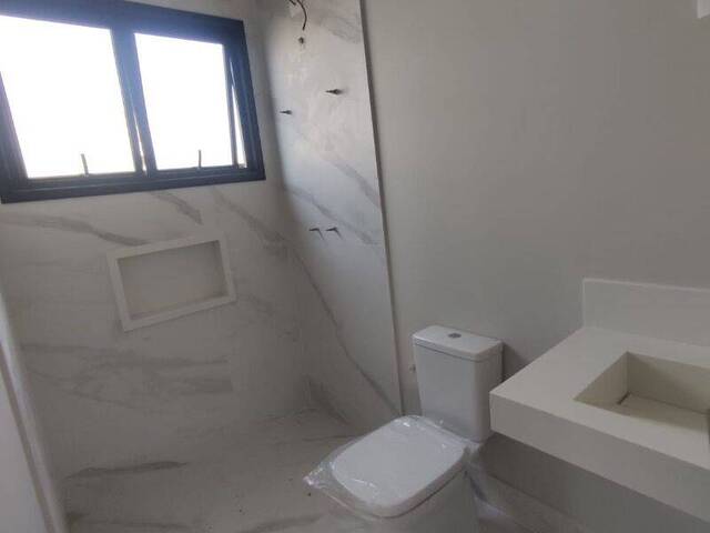 Casa para Venda em São José dos Campos - 4