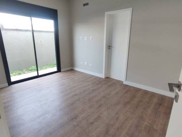 Casa para Venda em São José dos Campos - 5