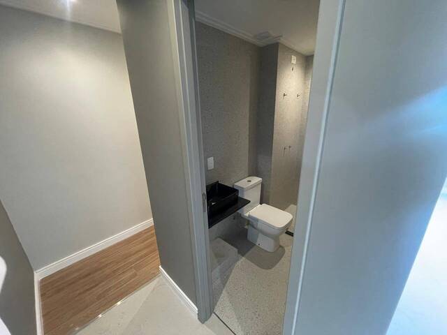 Apartamento para Venda em São José dos Campos - 2