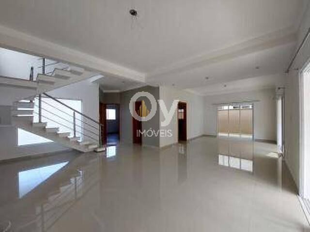 #664 - Sobrado para Locação em Jacareí - SP