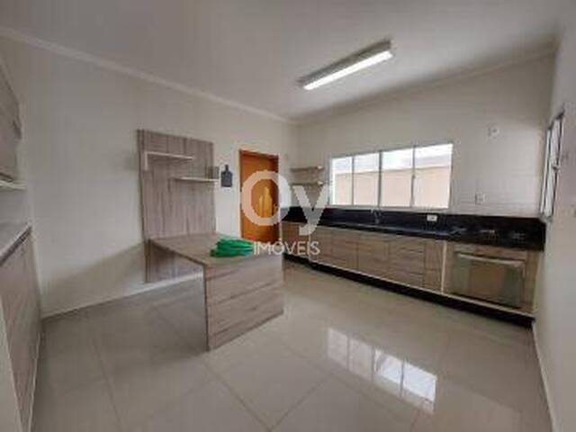 Sobrado para Locação em Jacareí - 4