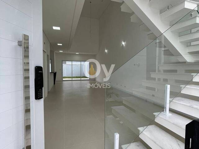 Casa para Venda em Jacareí - 3