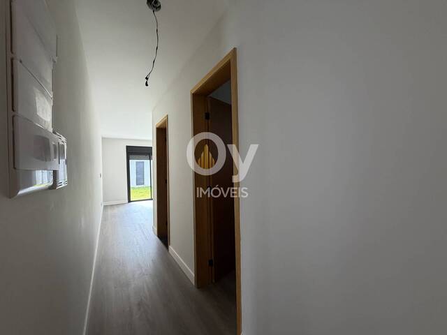 Casa para Venda em São José dos Campos - 4