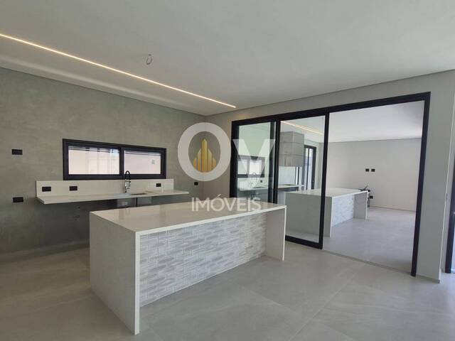 Casa para Venda em São José dos Campos - 4