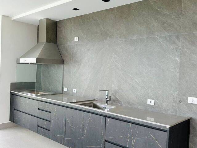 Sobrado para Venda em São José dos Campos - 2