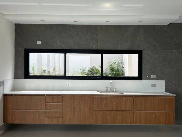 Sobrado para Venda em São José dos Campos - 4