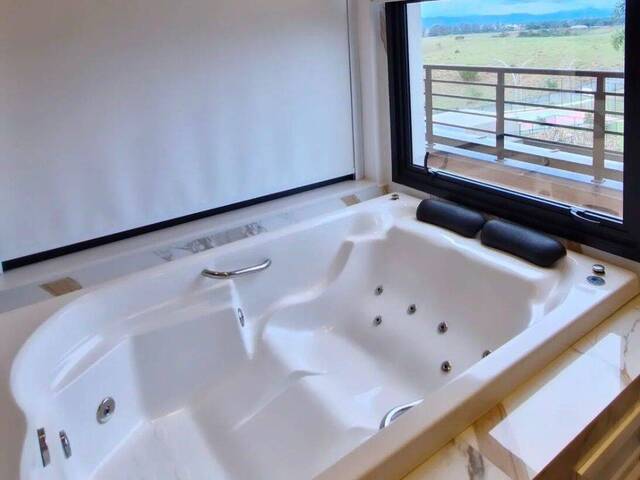 Sobrado para Venda em São José dos Campos - 4