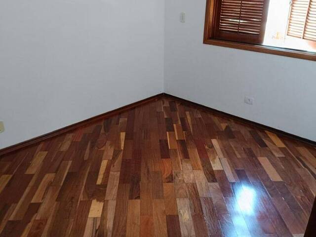 Sobrado para Venda em São José dos Campos - 4