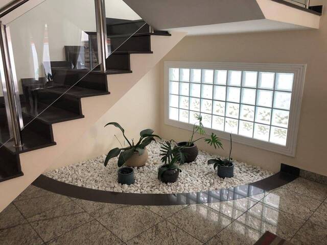 Sobrado para Venda em Jacareí - 4