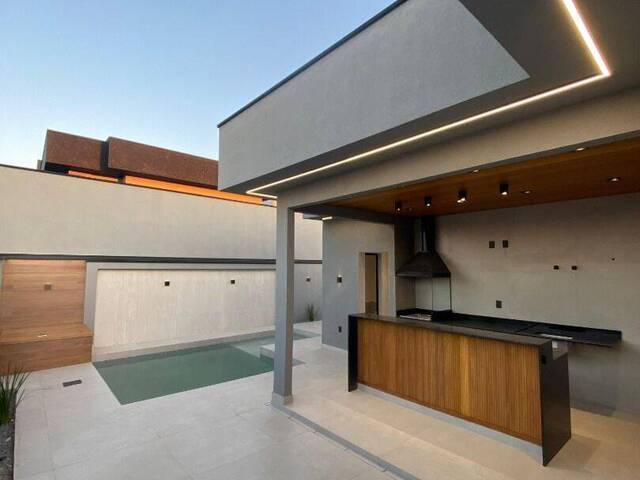 #CA0026 - Casa para Venda em  -  - 2