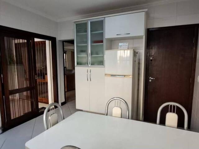 Sobrado para Venda em São José dos Campos - 4