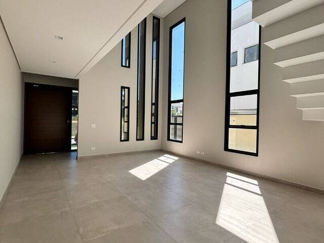 Sobrado para Venda em São José dos Campos - 4