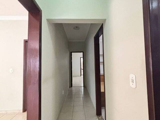 Casa para Venda em São José dos Campos - 4
