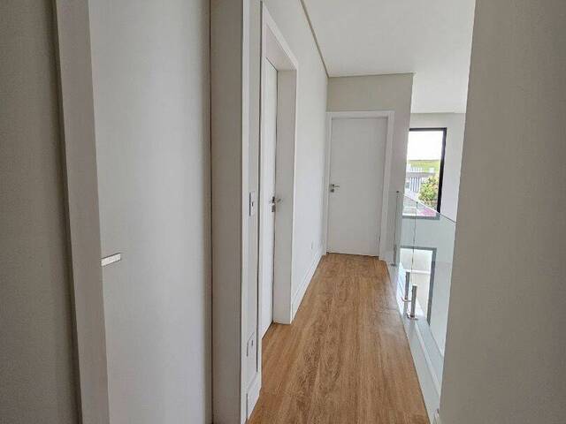 Sobrado para Venda em São José dos Campos - 3