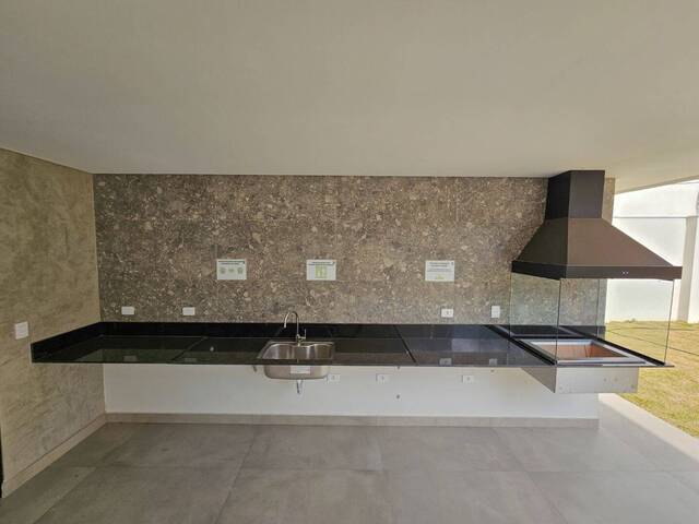 Sobrado para Venda em São José dos Campos - 4