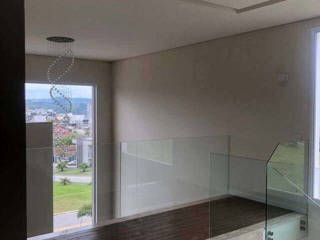 Casa para Venda em São José dos Campos - 4
